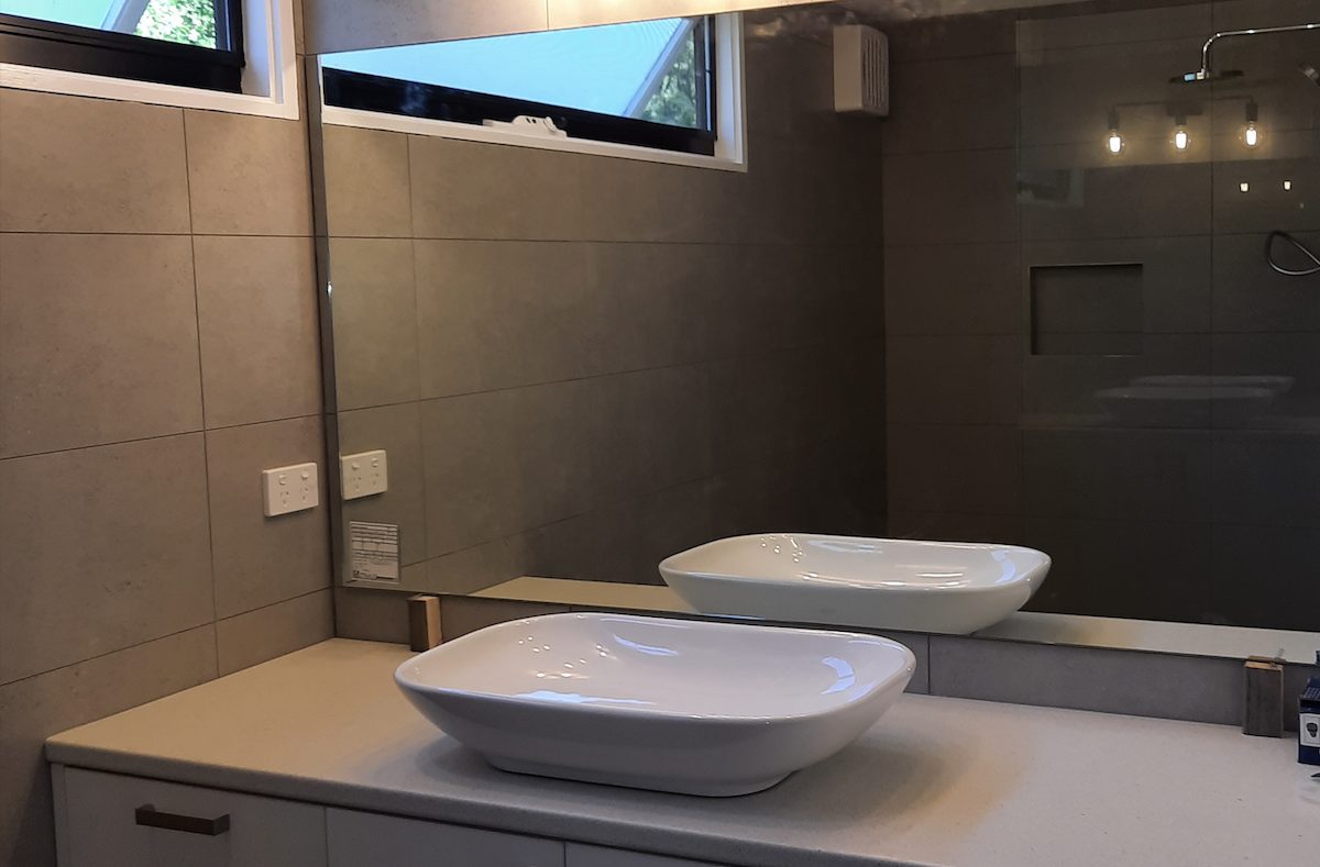 https://clearimageglassglazing.com.au/wp-content/uploads/2022/03/mirrors-mornington-peninsula.jpg